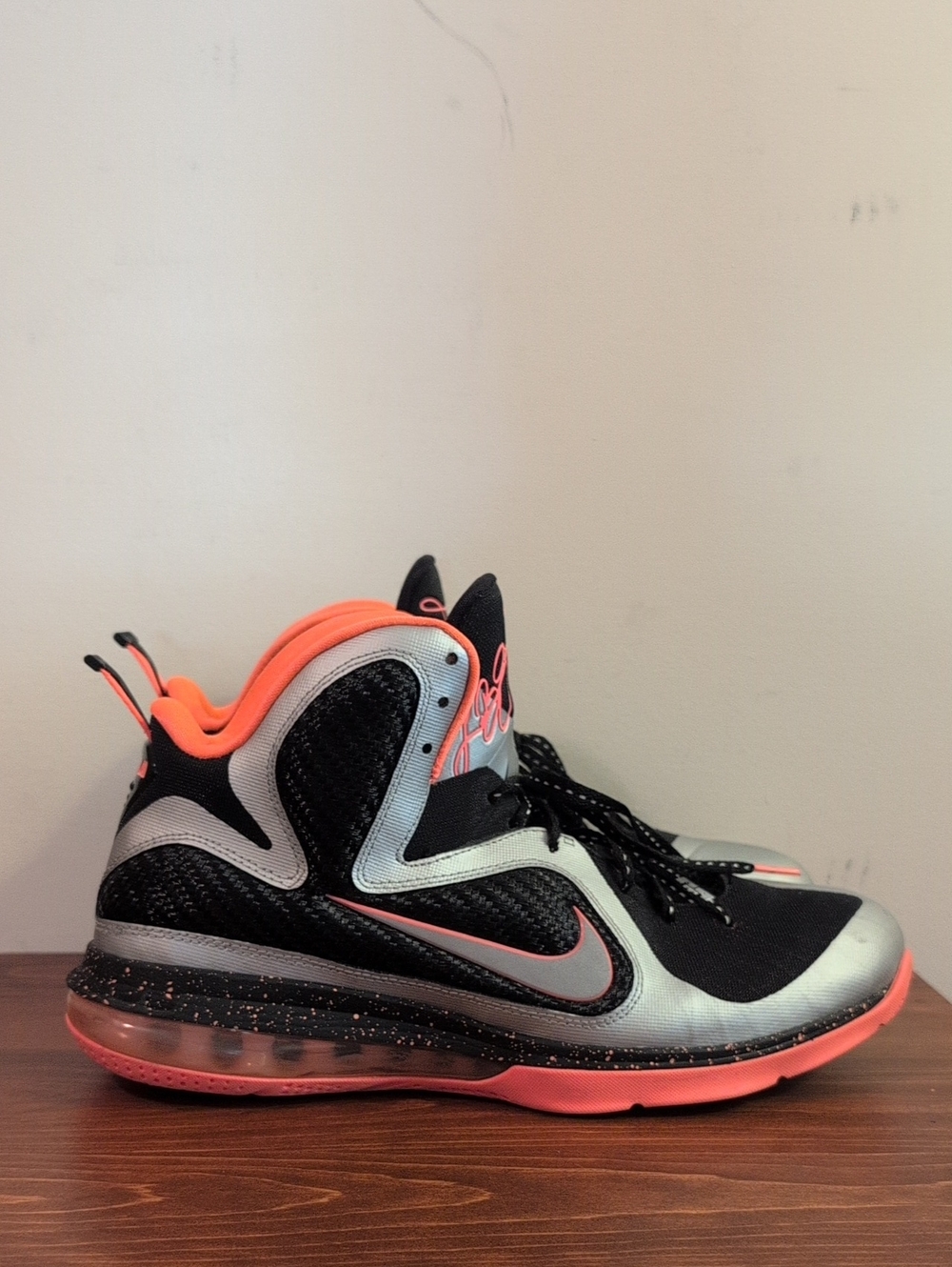 Nike LeBron 9 Bright Mango IX Sz 11